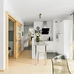 Cozy Karpia 17 With Terrace In By Renters شقة