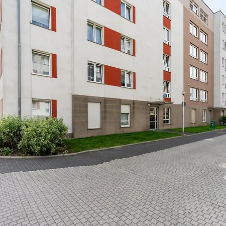 Cozy Karpia 17 With Terrace In By Renters شقة *