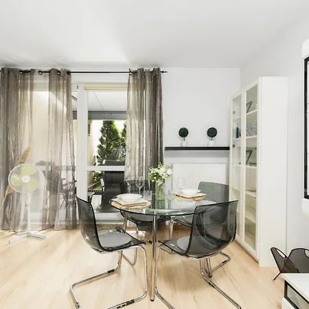 Cozy Karpia 17 With Terrace In By Renters Appartamento Poznań