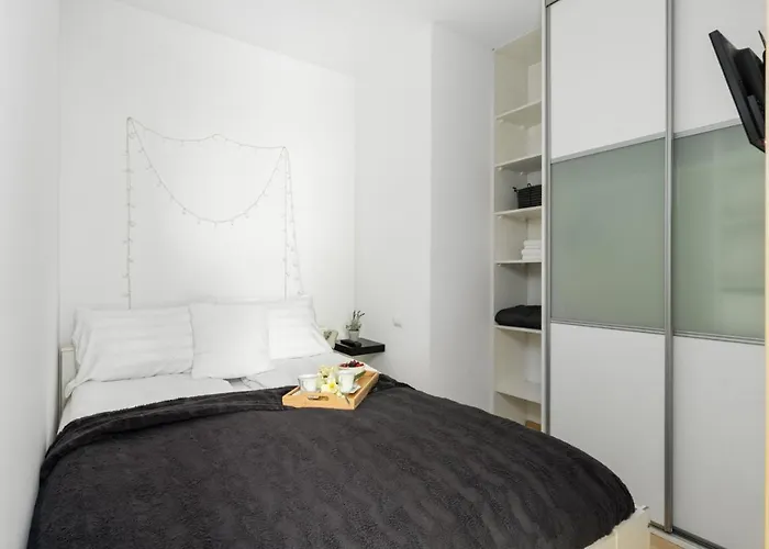 Cozy Karpia 17 With Terrace In By Renters * Познань